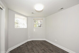 5021 S Indiana Ave in Chicago, IL - Building Photo - Building Photo