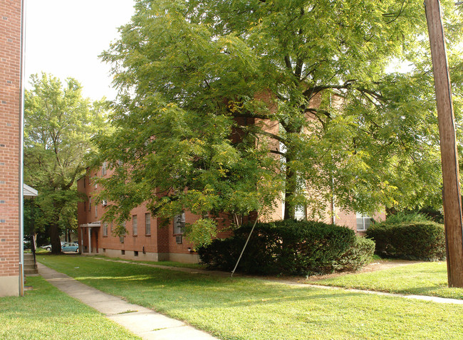 366 Park Rd in West Hartford, CT - Foto de edificio - Building Photo