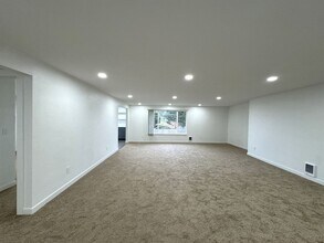 1603 Norpoint Way NE in Tacoma, WA - Building Photo - Building Photo