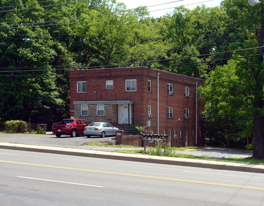 5221 Marlboro Pike in Capitol Heights, MD - Building Photo