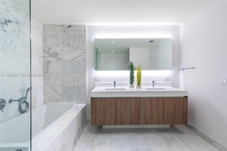 401 N Birch Rd in Fort Lauderdale, FL - Foto de edificio - Building Photo