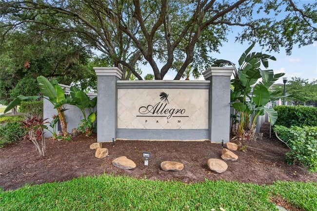 5611 Legacy Crescent Pl in Riverview, FL - Building Photo - Building Photo