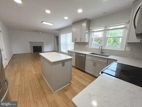 8519 Wheatfield Way in Ellicott City, MD - Building Photo - Building Photo