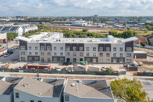 Sunrise Lofts in Houston, TX - Foto de edificio - Building Photo