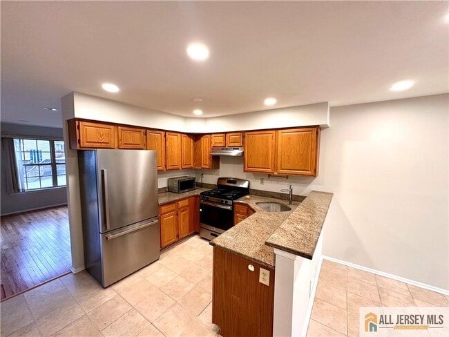 162 Salem Rd in North Brunswick, NJ - Building Photo - Building Photo