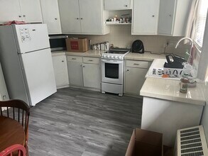 1446 Monocacy St, Unit B in Bethlehem, PA - Foto de edificio - Building Photo