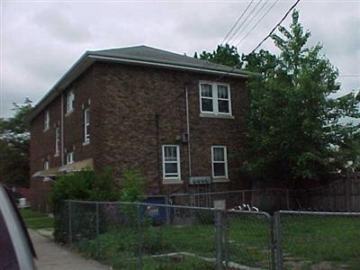 225 E 142nd St in Hammond, IN - Foto de edificio - Building Photo