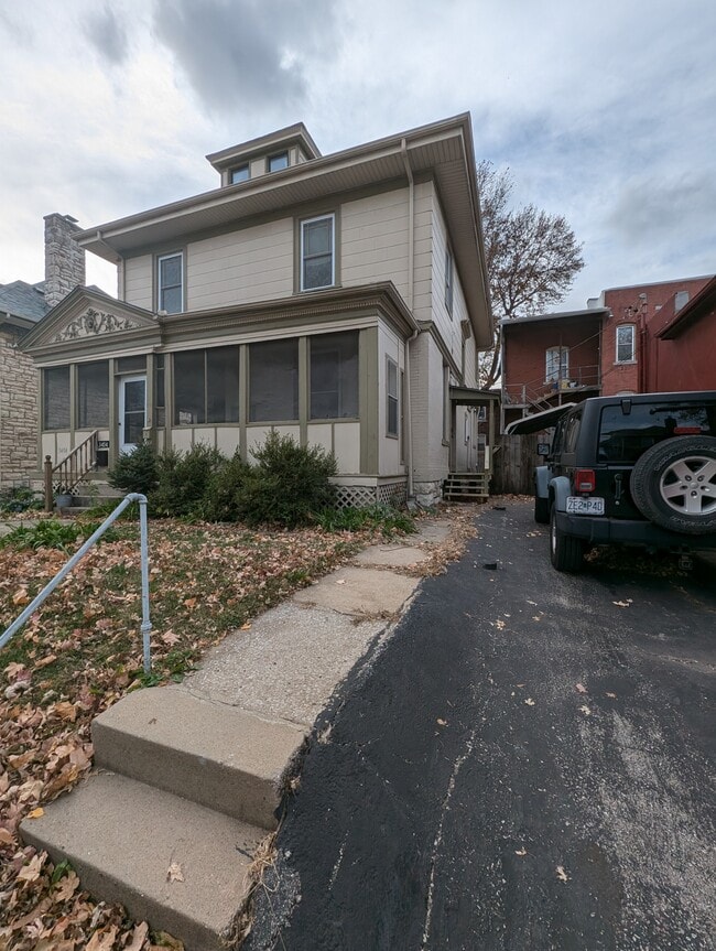 3404 Baltimore Ave, Unit 3 in Kansas City, MO - Foto de edificio - Building Photo