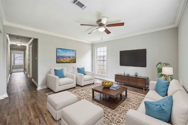 7150 Mobud Dr in Houston, TX - Building Photo - Building Photo