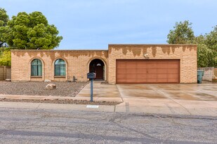 7711 E 39th St in Tucson, AZ - Building Photo