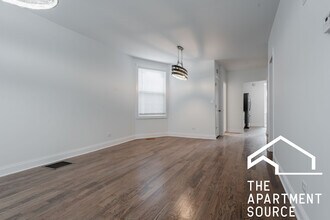 2922 N Rockwell St, Unit 2 in Chicago, IL - Building Photo - Building Photo