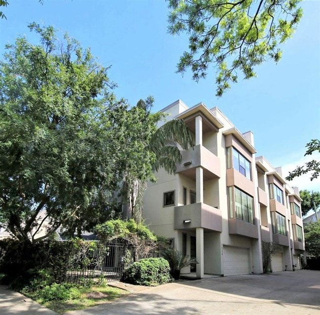 property at 1415 Bonnie Brae St