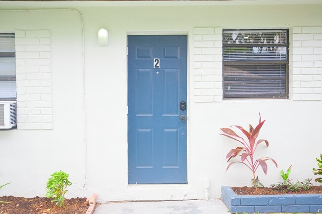 6036 Polk St, Unit 2 in Hollywood, FL - Building Photo - Building Photo