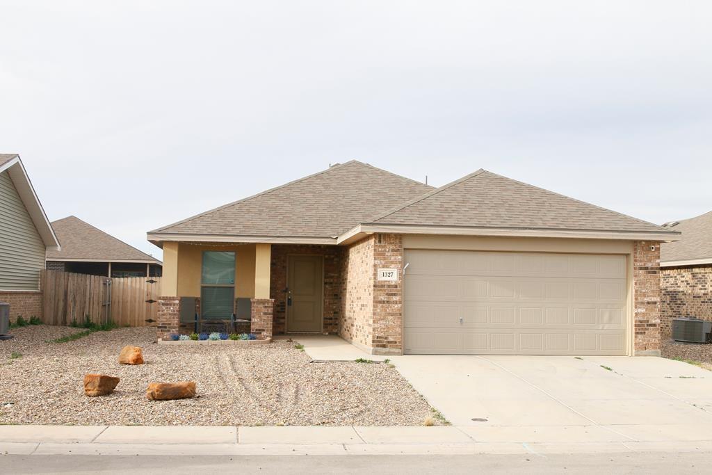 1327 Masquerade Blvd in Odessa, TX - Building Photo