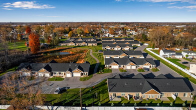 Park Lane Villas North in Buffalo, NY - Building Photo - Building Photo