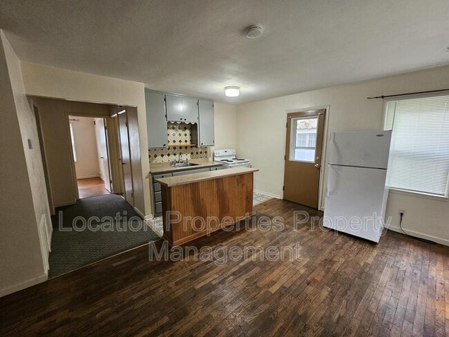 1016 Maine St in Lawrence, KS - Building Photo - Building Photo