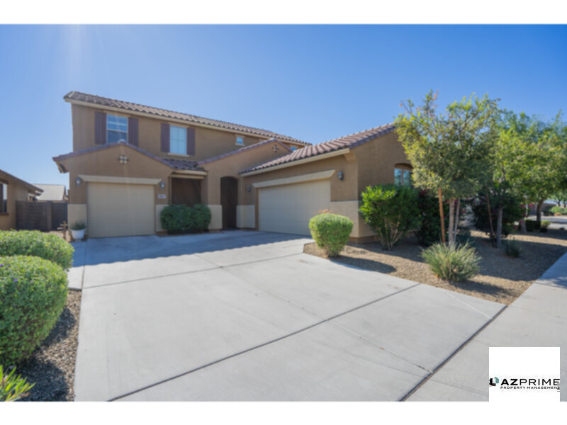 10247 W Golden Ln in Peoria, AZ - Building Photo