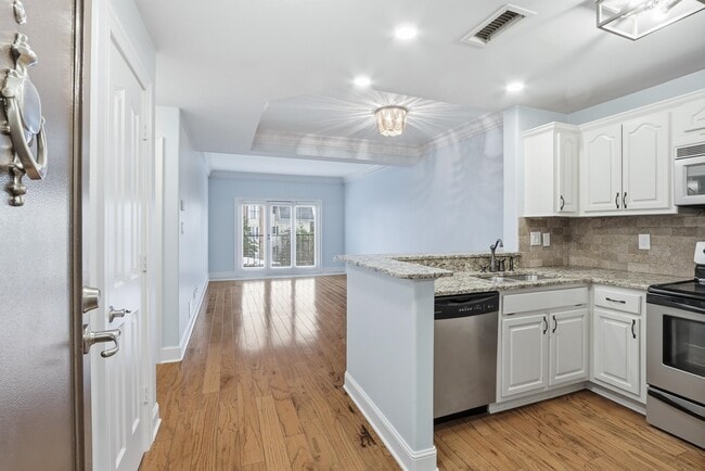 property at 5400 Park Ave