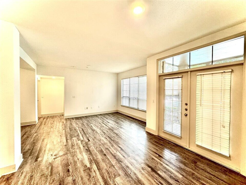 2222 Smith St in Houston, TX - Building Photo