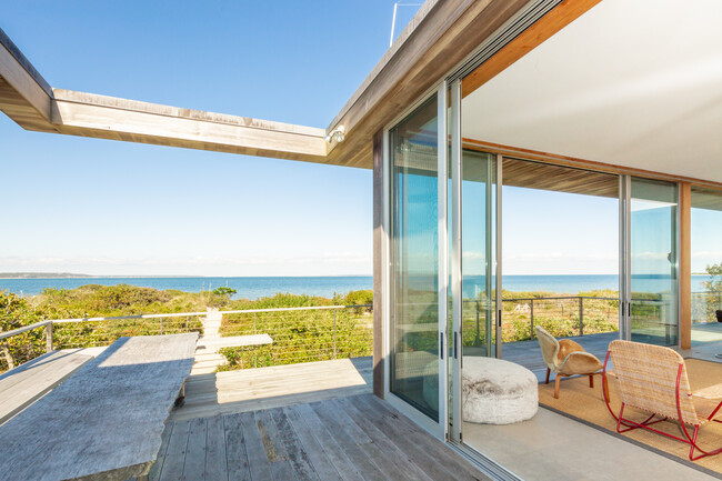 329 Cranberry Hole Rd in Amagansett, NY - Building Photo - Building Photo