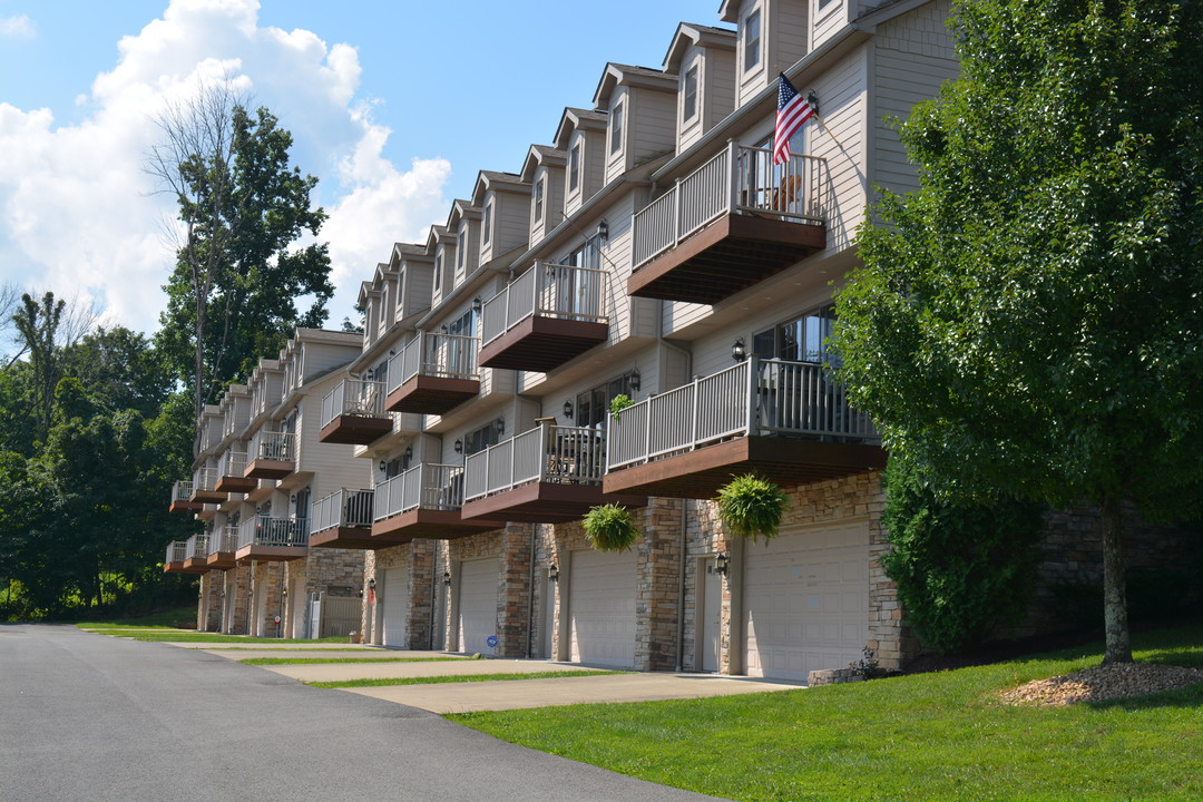 The Outlooks in Morgantown, WV - Building Photo