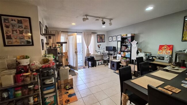 property at 2118 Oakdale St