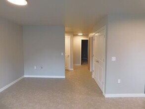 354 S 8th St in Carlton, OR - Building Photo - Building Photo