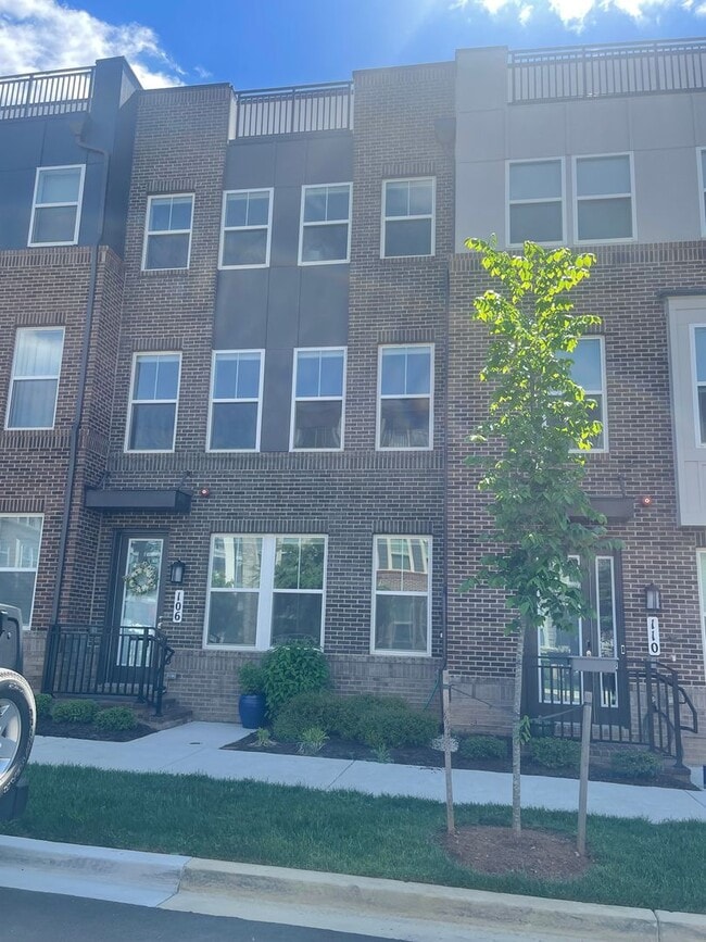 106 Dickenson Dr in Gaithersburg, MD - Building Photo - Building Photo