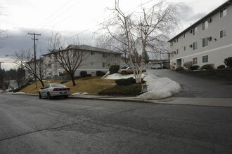 Hart Terrace in Spokane, WA - Foto de edificio - Building Photo