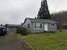 82877 Butte Rd in Creswell, OR - Building Photo