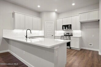 10704 Beaufort Ave in Lubbock, TX - Building Photo - Building Photo