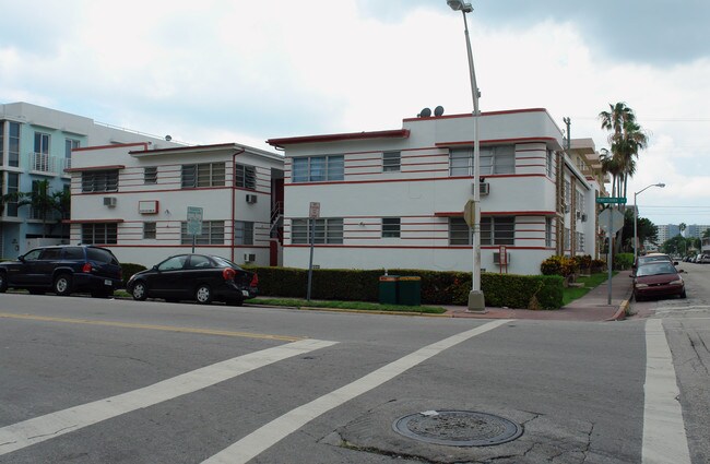 David's Deco Apartments in Miami Beach, FL - Building Photo - Building Photo
