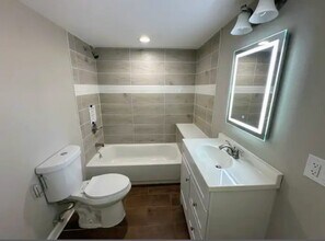 149 S 14th Ave, Unit 906s 10th ave maywood in Maywood, IL - Building Photo - Building Photo