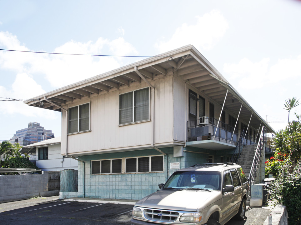 1237 Kamaile St in Honolulu, HI - Building Photo