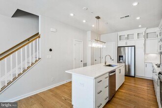 7504 Sawyer Farm Wy in McLean, VA - Building Photo - Building Photo