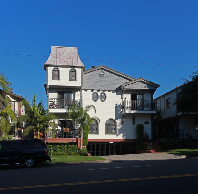 637 E Olive Ave in Burbank, CA - Building Photo - Building Photo