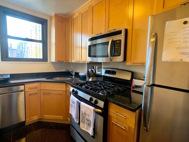 EAST 49 STREET in New York, NY - Foto de edificio - Building Photo