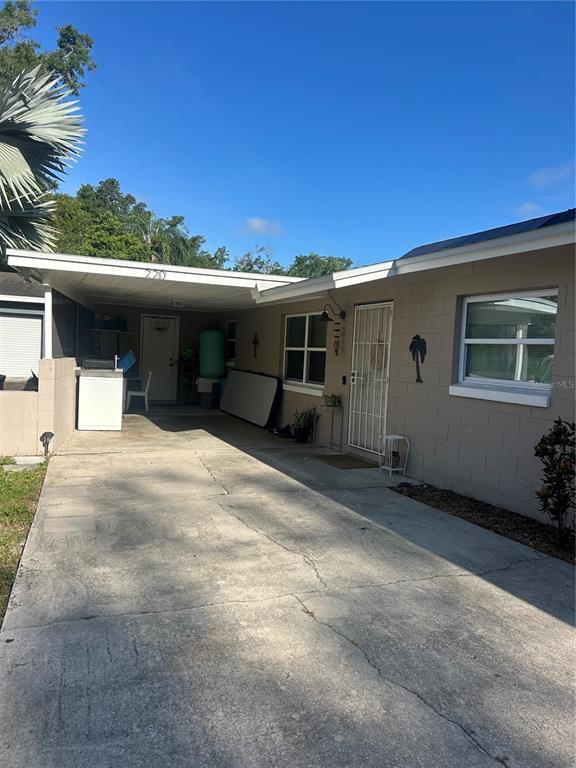220 N Cypress Way