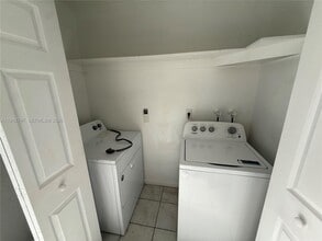 420 NE 18th Ave in Homestead, FL - Building Photo - Building Photo