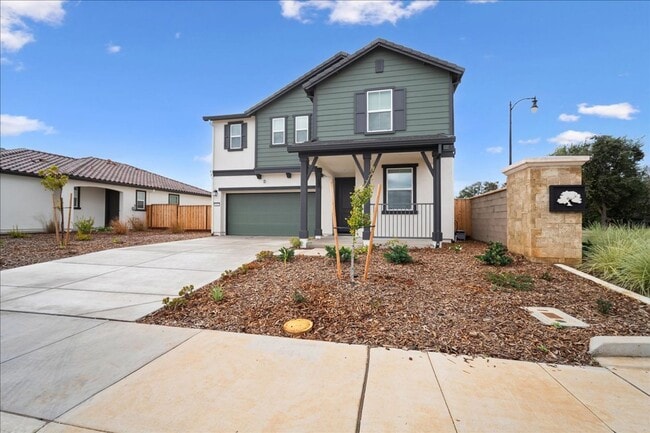 10112 Yanna Wy in Elk Grove, CA - Foto de edificio - Building Photo