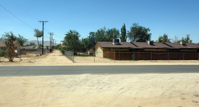 13269 Mohawk Rd in Apple Valley, CA - Building Photo - Building Photo