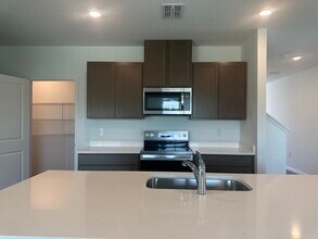 10574 Dusty Boot Rd in Land O Lakes, FL - Building Photo - Building Photo