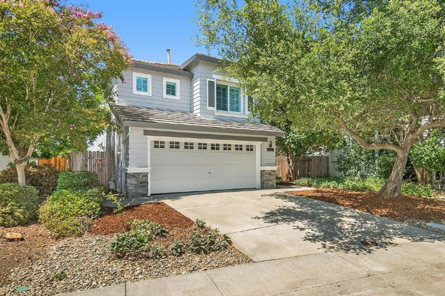 1321 Caceres Ct in Davis, CA - Foto de edificio - Building Photo