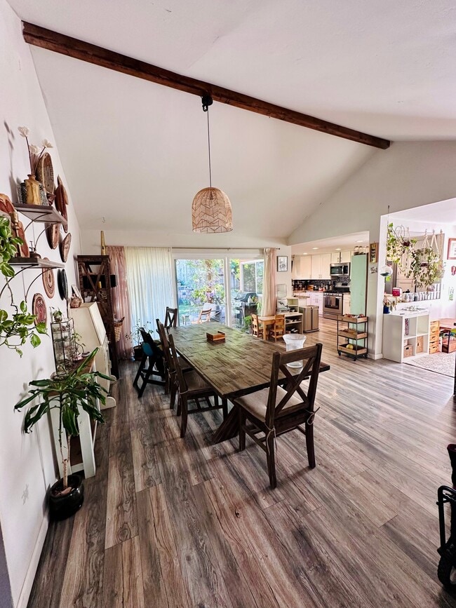 3823 Via Del Conquistador in San Diego, CA - Building Photo - Building Photo