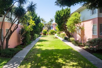 1132-1142 Princeton Street in Santa Monica, CA - Building Photo - Building Photo