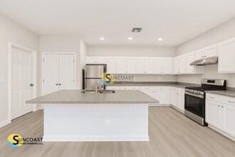 399 Greenbriar Blvd in Lehigh Acres, FL - Foto de edificio - Building Photo