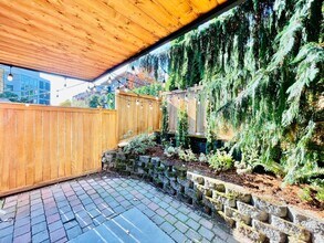 1017 N 39th St in Seattle, WA - Building Photo - Building Photo