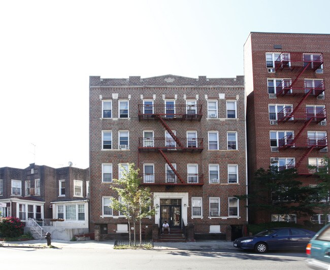 714 Foster Ave in Brooklyn, NY - Foto de edificio - Building Photo