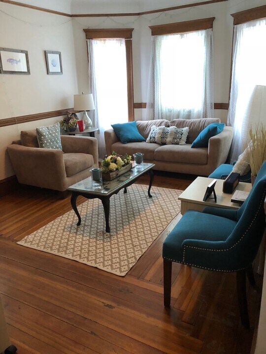 151 Elm St, Unit 1 in Somerville, MA - Foto de edificio