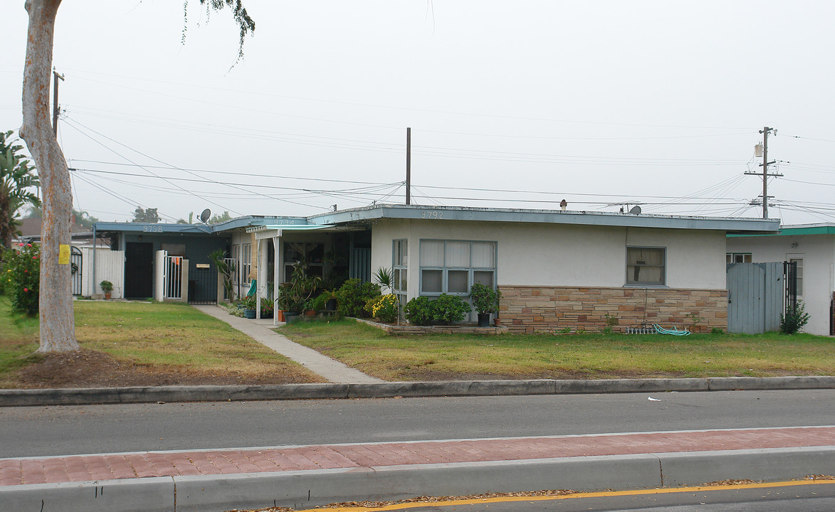 9792 Belfast Dr in Garden Grove, CA - Foto de edificio